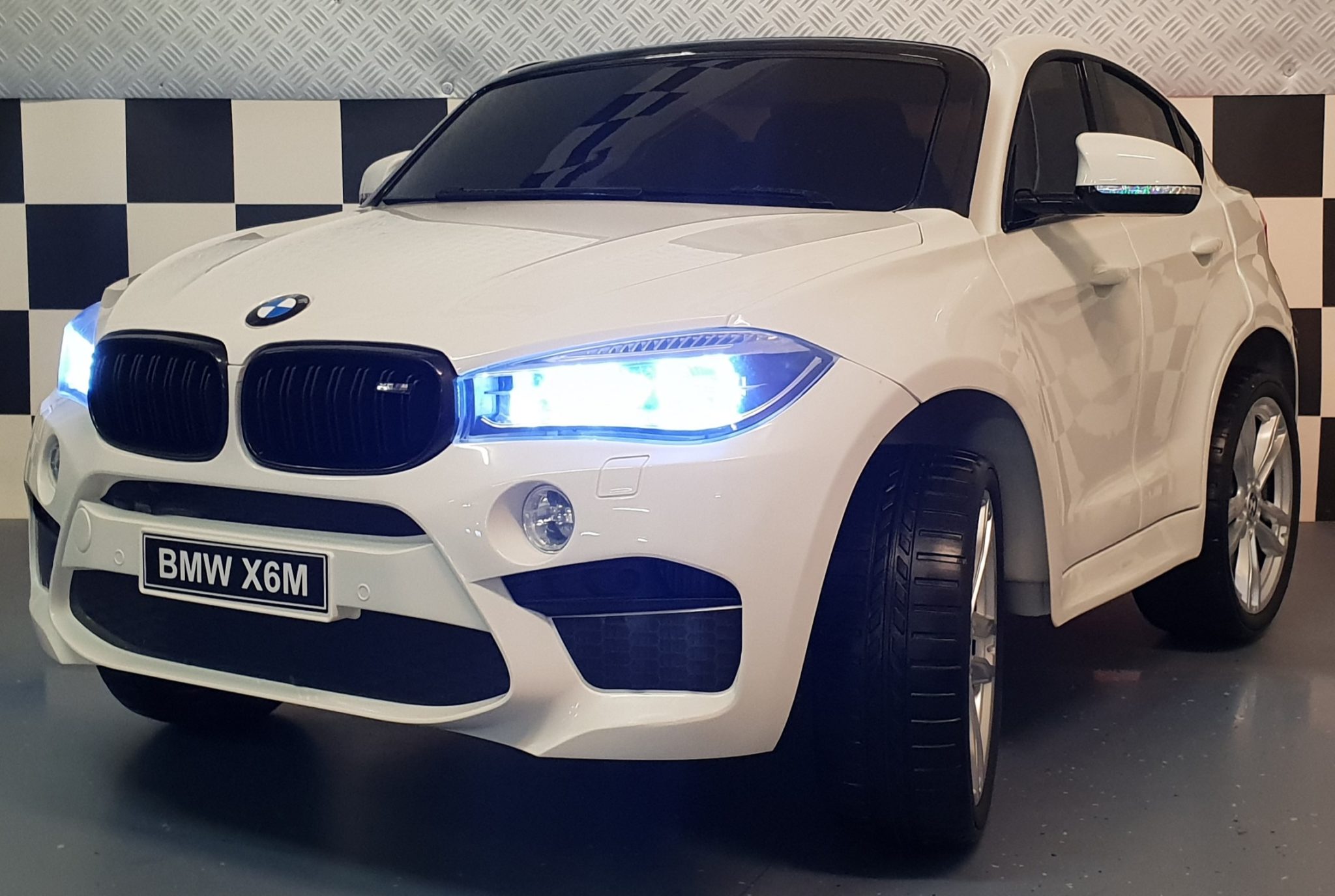 BMW X6 M series children’s car 2 seater white 12V 2.4G RC