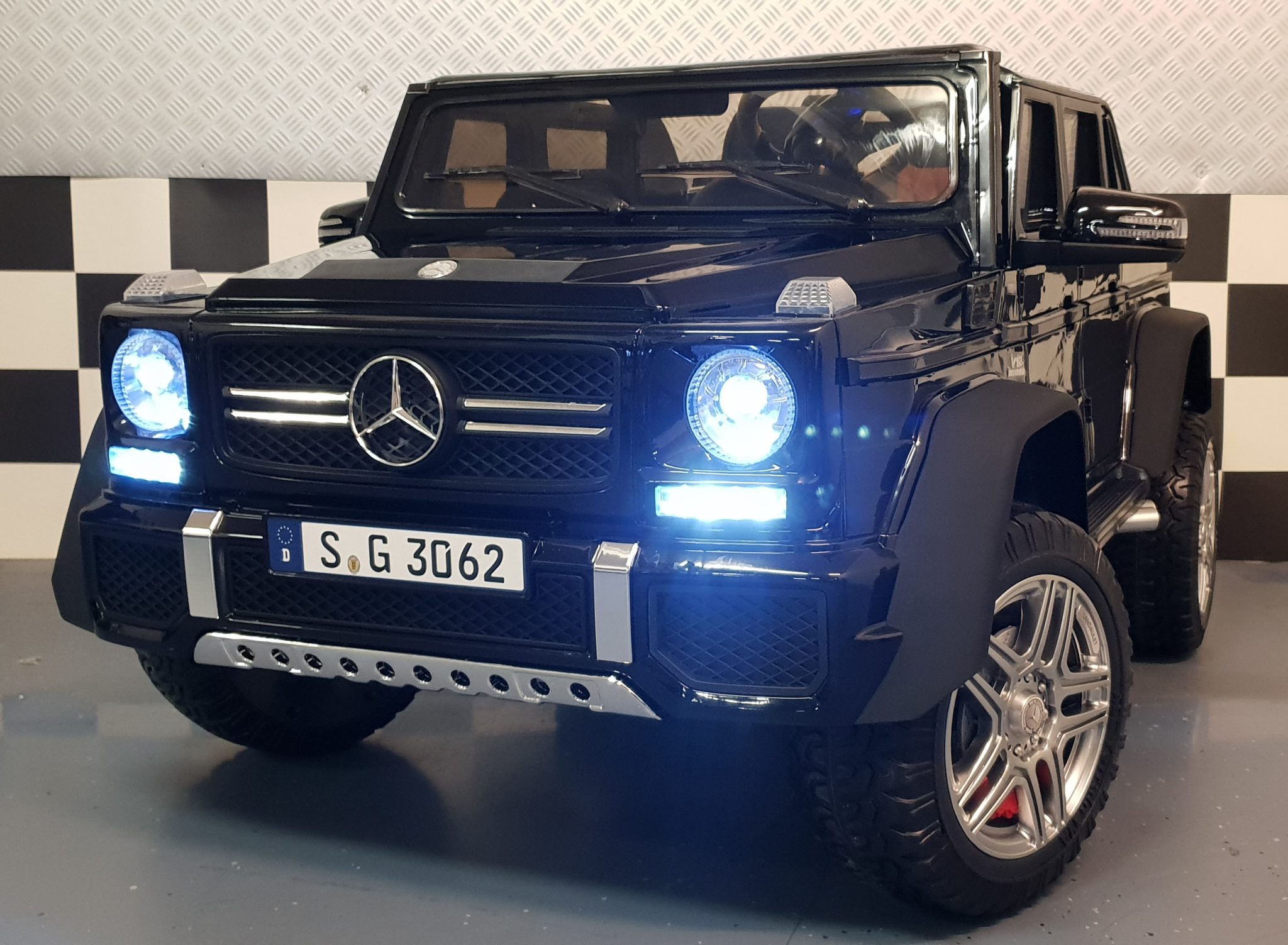 Battery children’s car 2 person Mercedes Benz G650 Maybach 4WD 2x12V