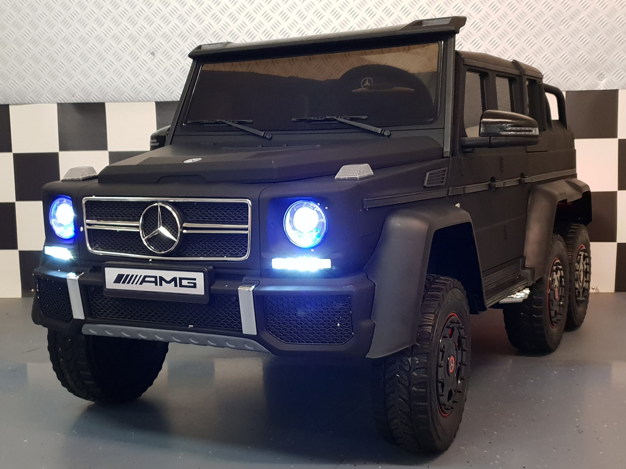 Mercedes G63 children’s car 2 persons 6×6 AMG 12V matt black