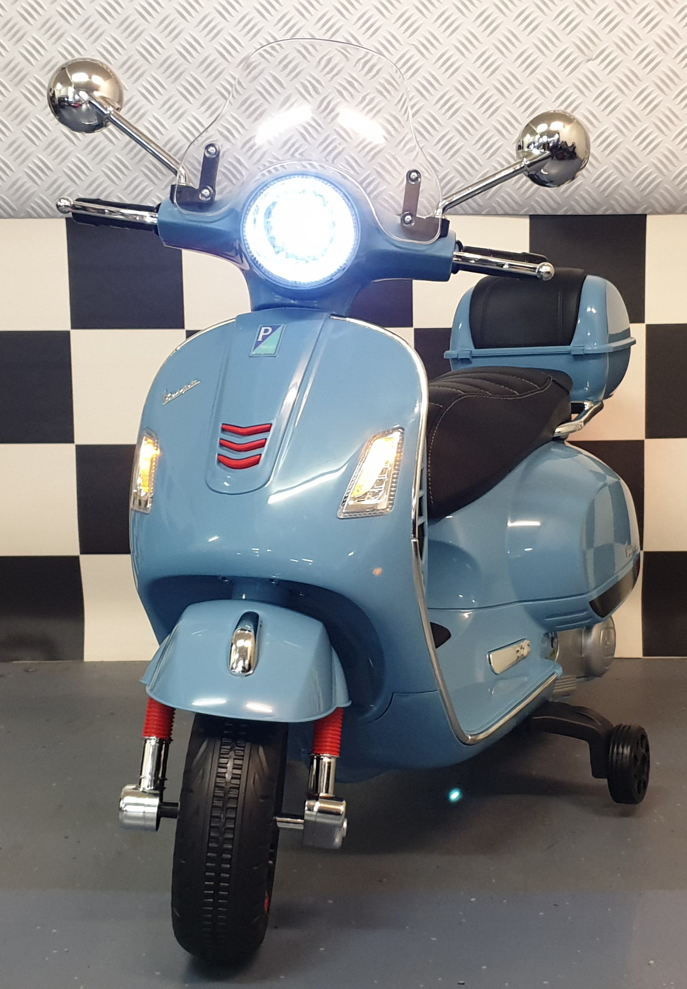 Vespa GTS electric children’s scooter 12 volt blue