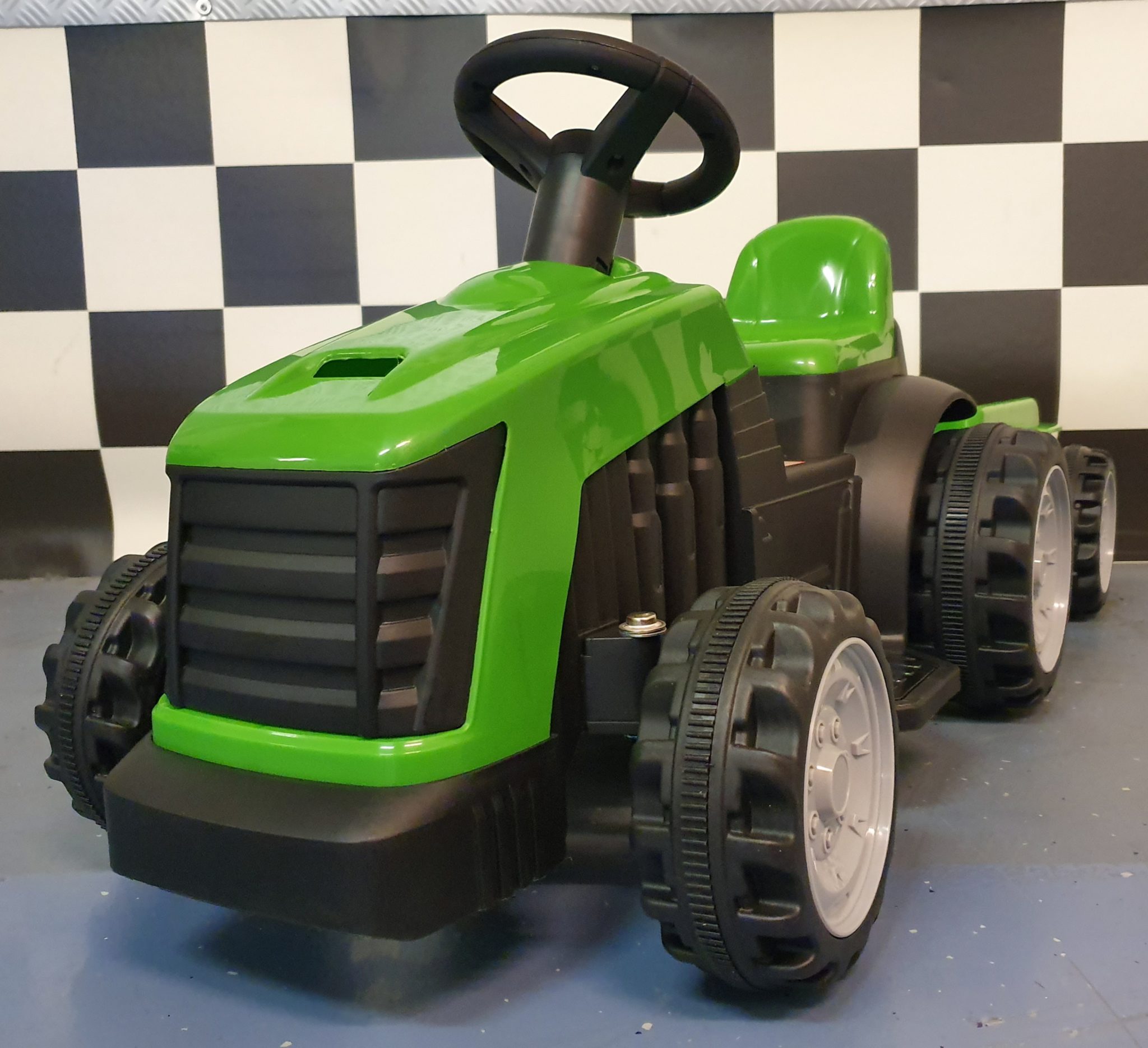 Electric children’s tractor 6 volts green