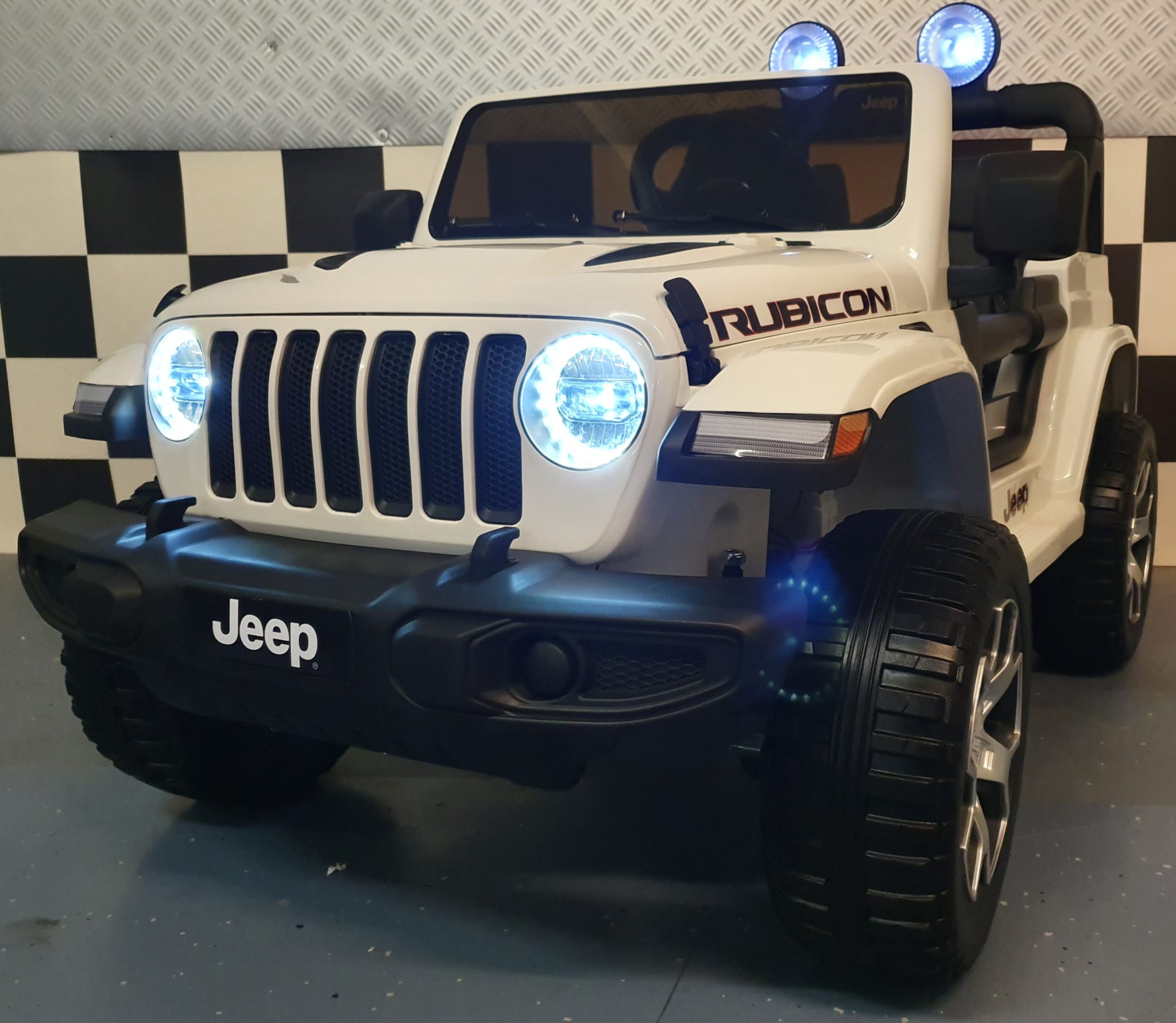 Jeep Wrangler children’s car 12 volt 4 wheel drive RC White