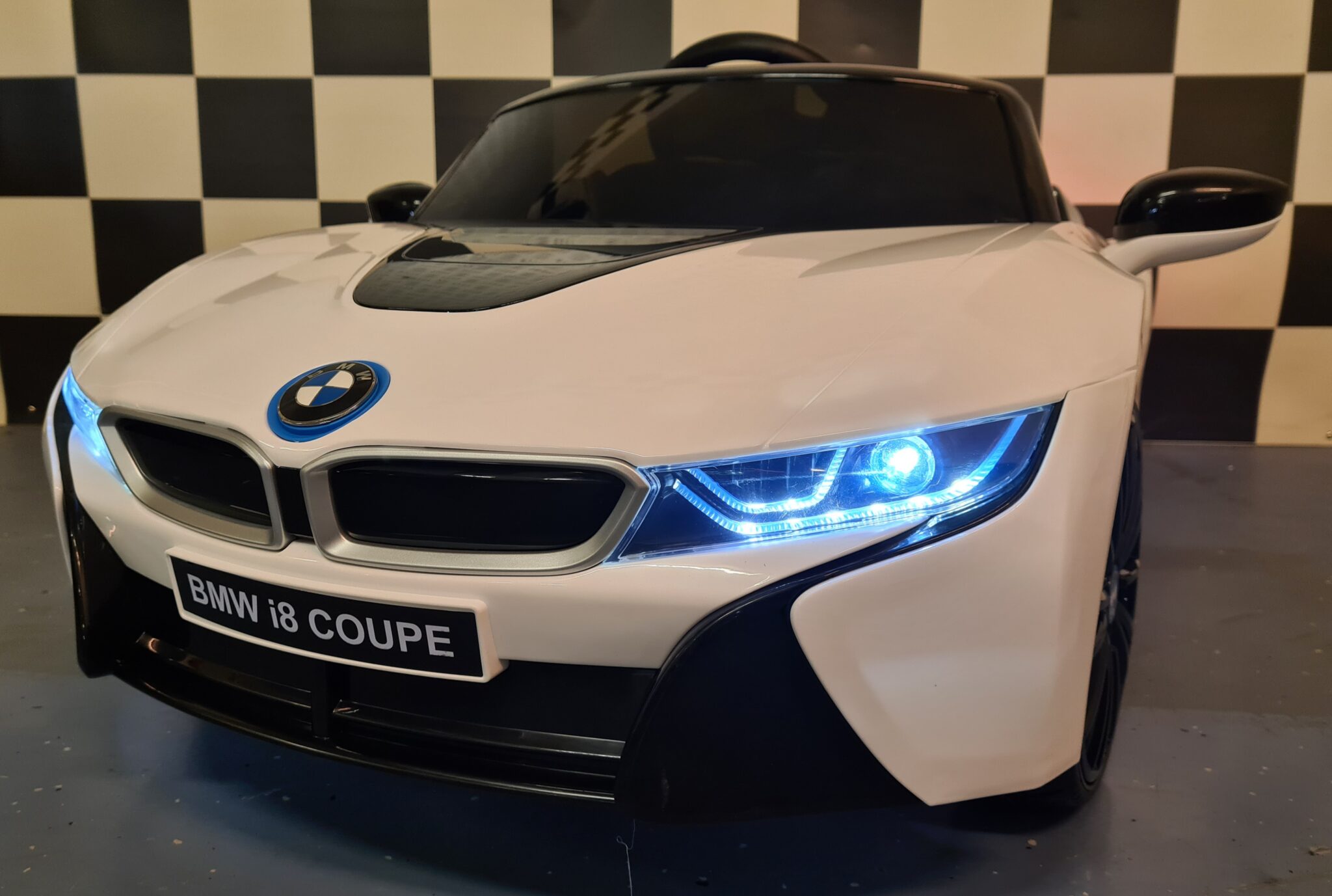 Electric children’s car BMW i8 12V 2.4G remote control white