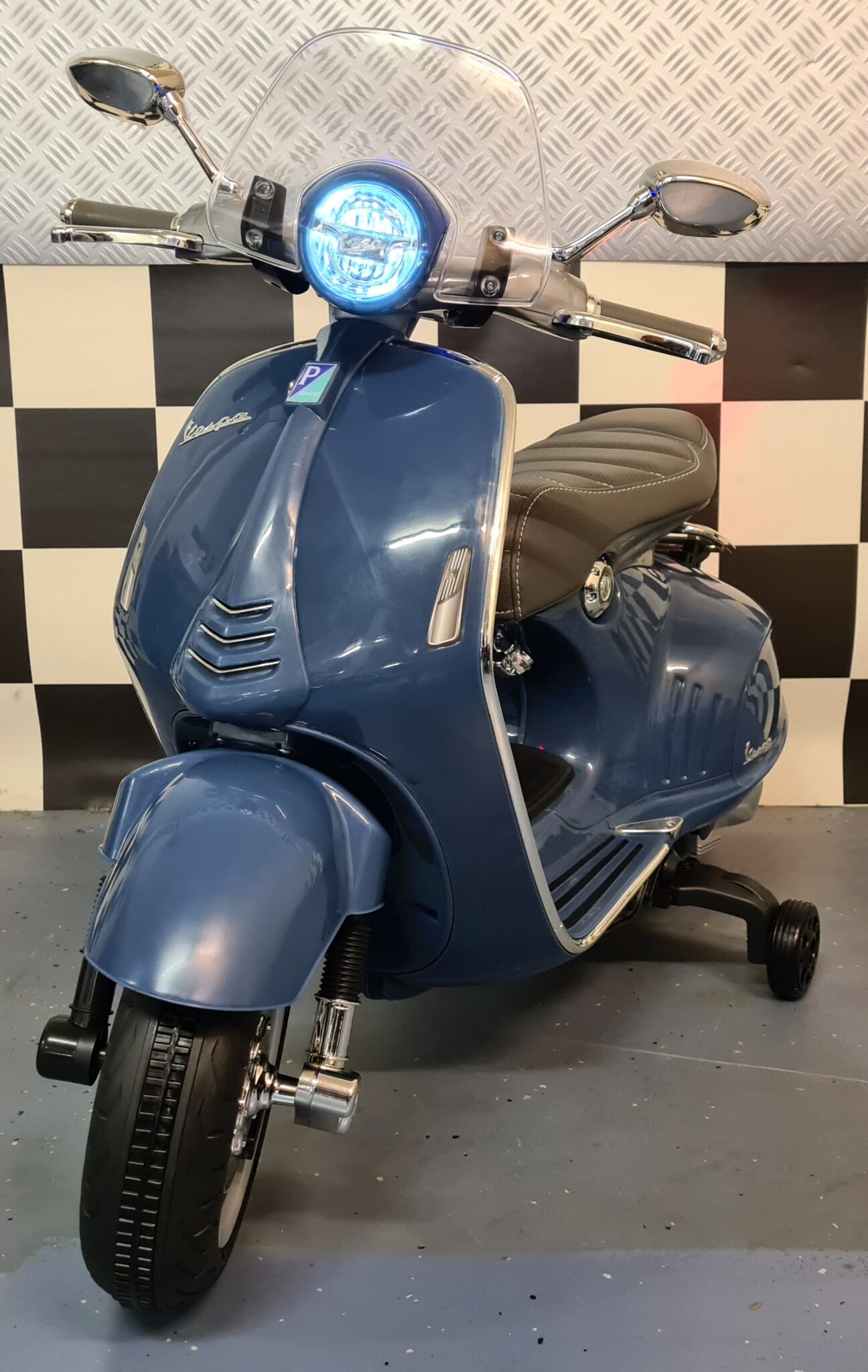 Scooter Vespa 946 children’s scooter 12 volt blue