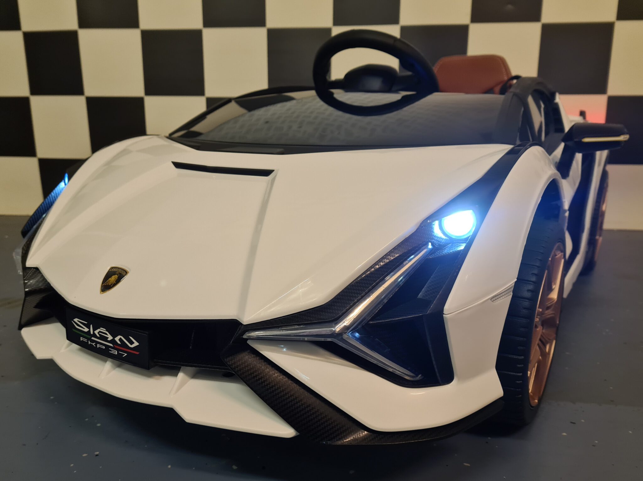 Children’s car Lamborghini Sian 12 volts with remote control white