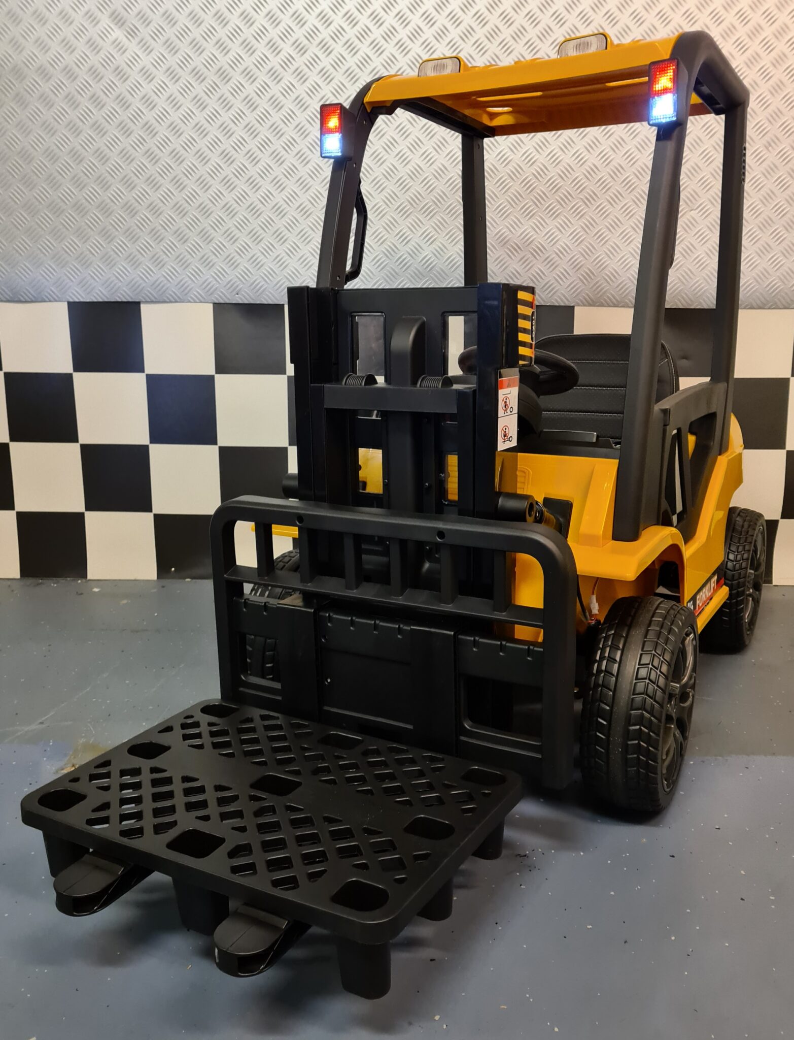 Electric children’s forklift 12 volt with remote control yellow