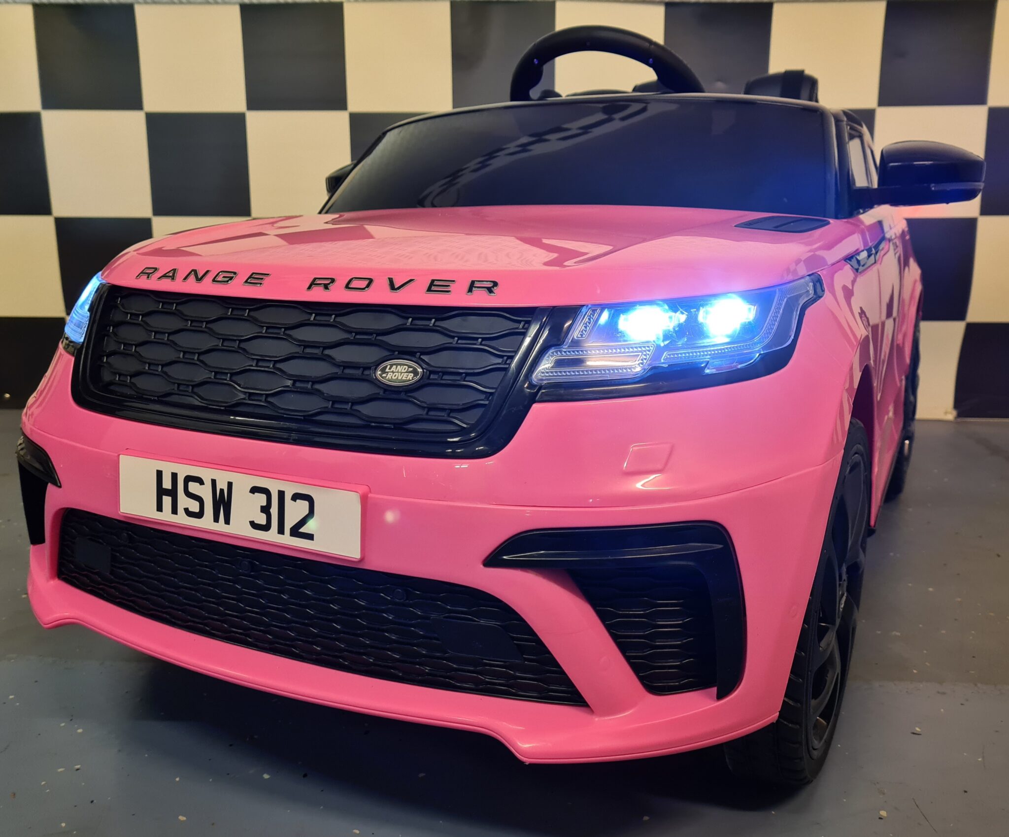 Children’s car Range Rover Velar 12Volt 2.4G RC Pink