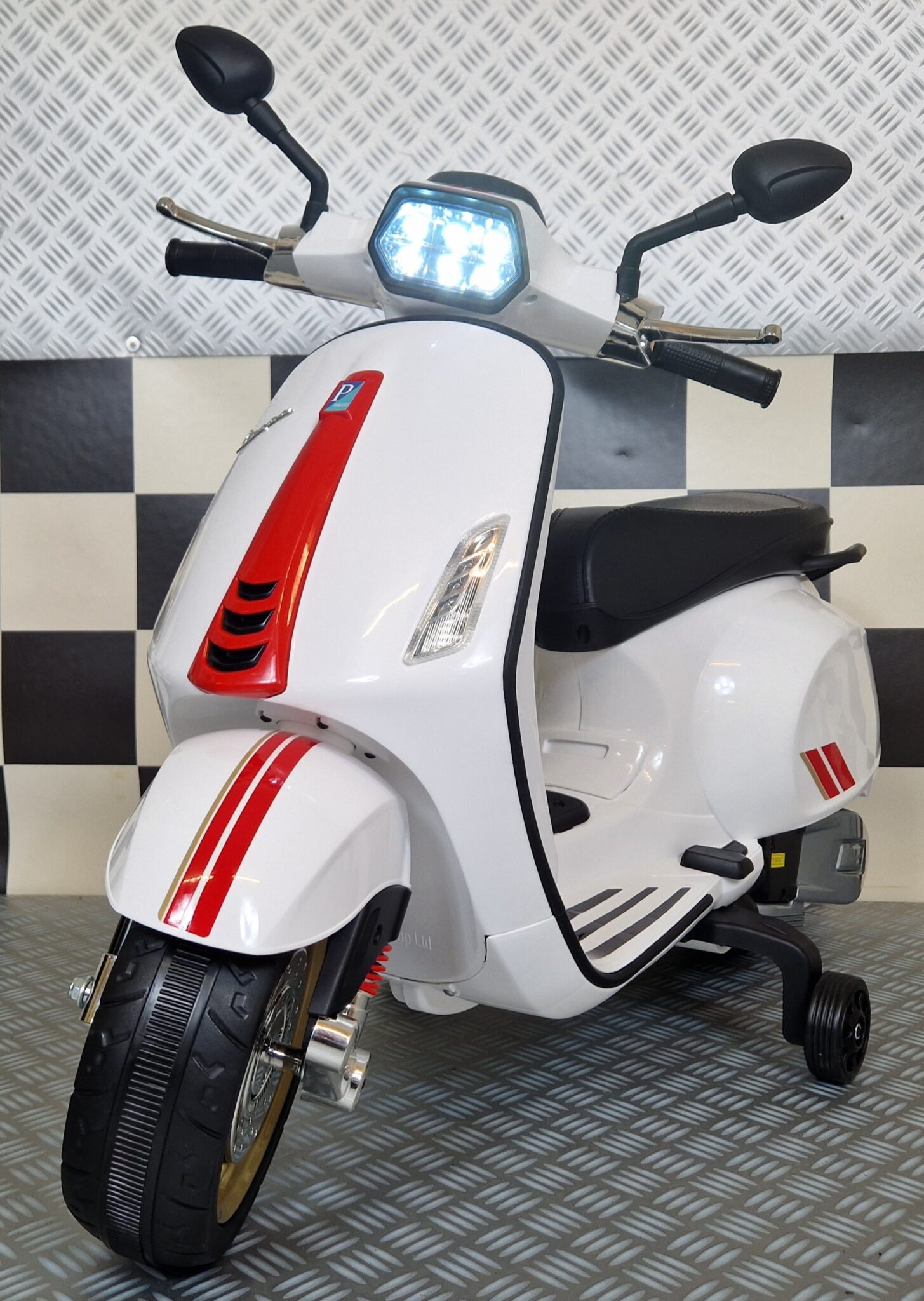 Children’s scooter Vespa Sprint 12 volts white