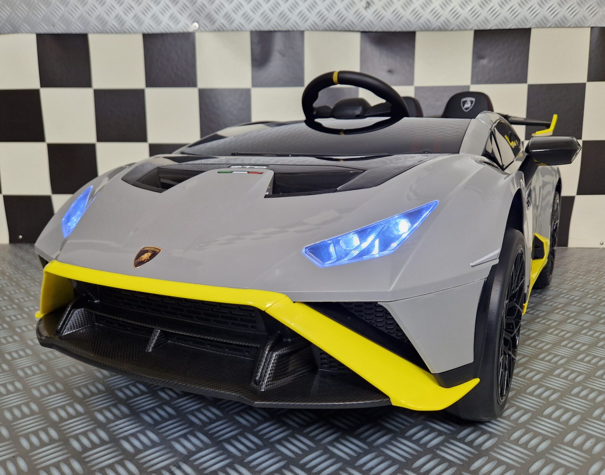 Kids car Lamborghini Huracan STO drift