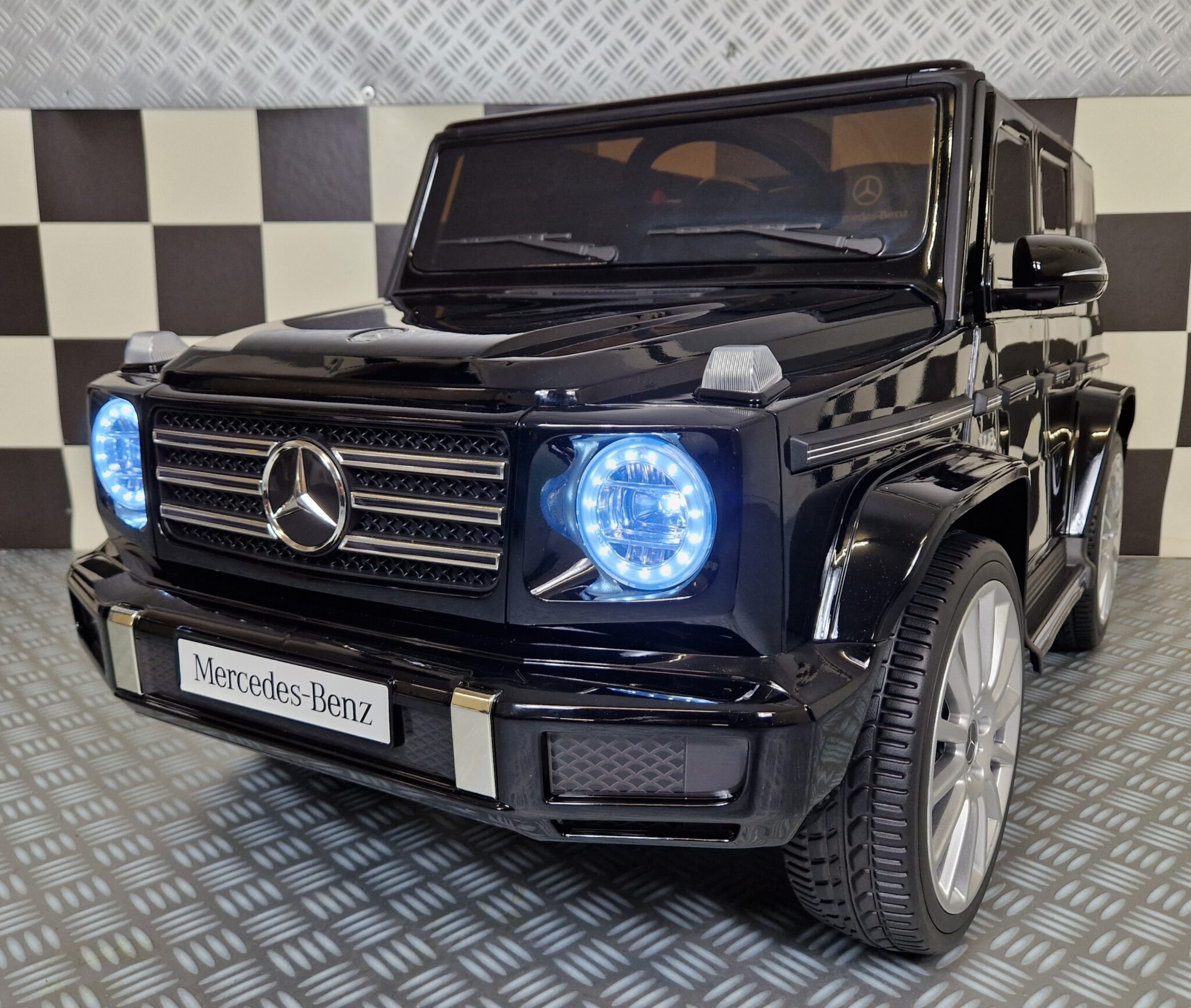 Electric children’s car Mercedes G500 metallic black