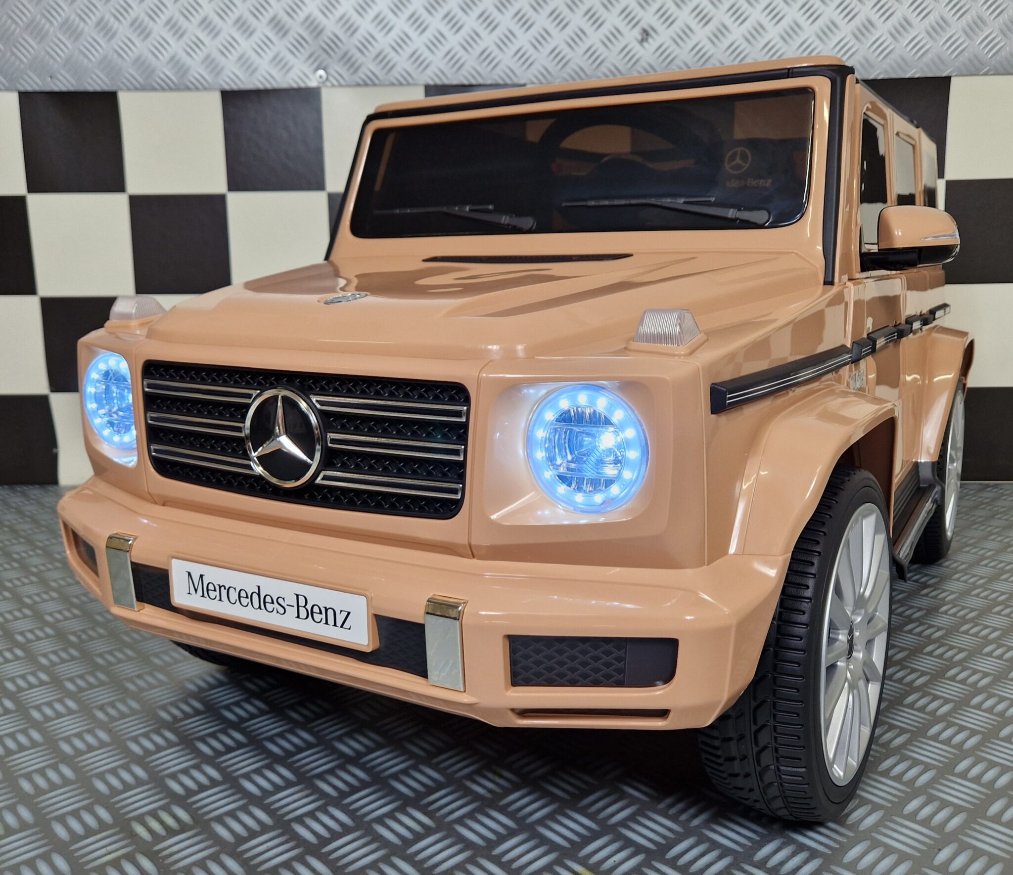 Children’s car Mercedes G500 12 volt sandy