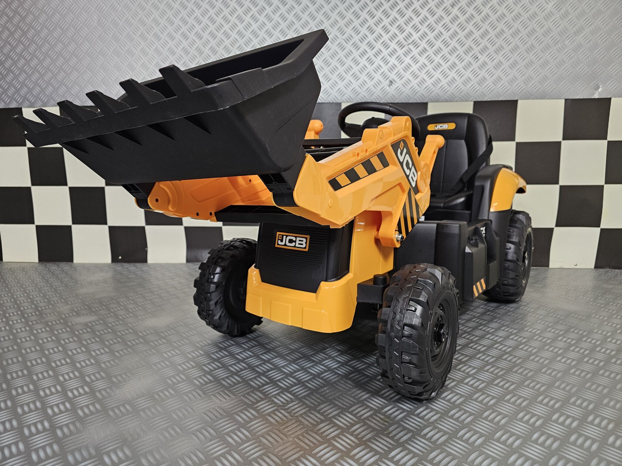 Battery children’s tractor JCB Shovel 12 volts