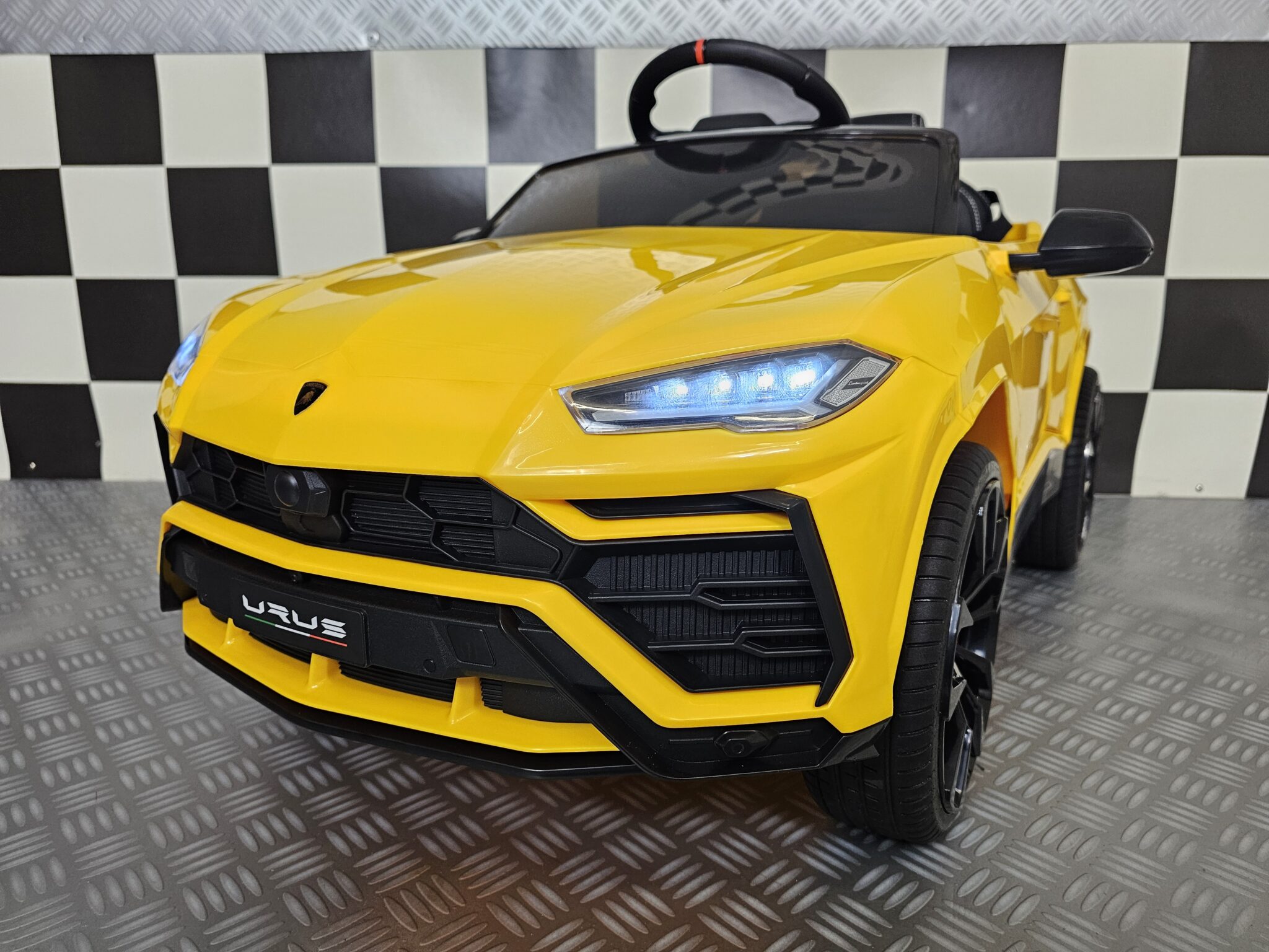 Electric children’s car Lamborghini Urus 12 volt yellow