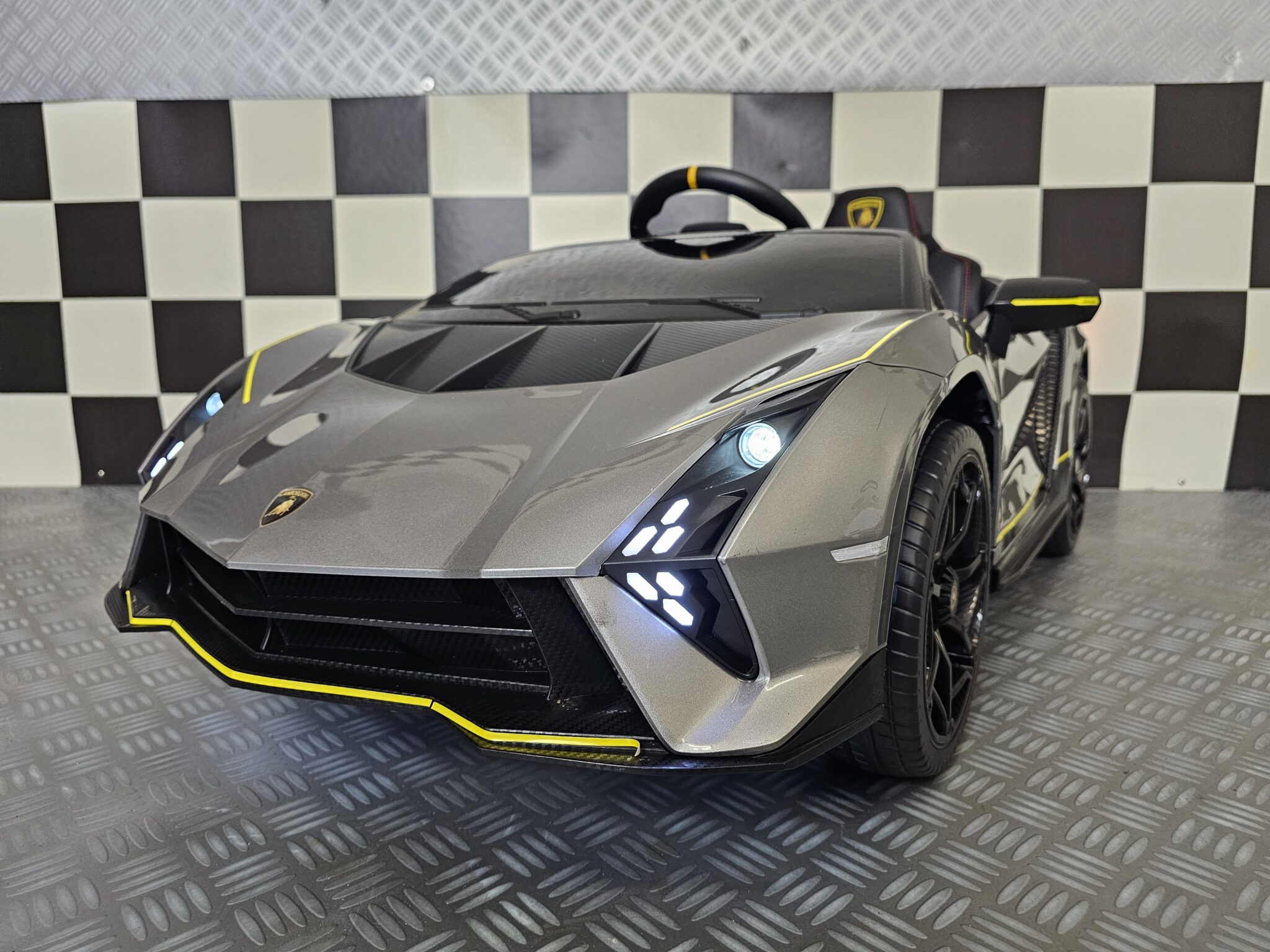 Electric children’s car Lamborghini Auténtica 12 volt metallic gray