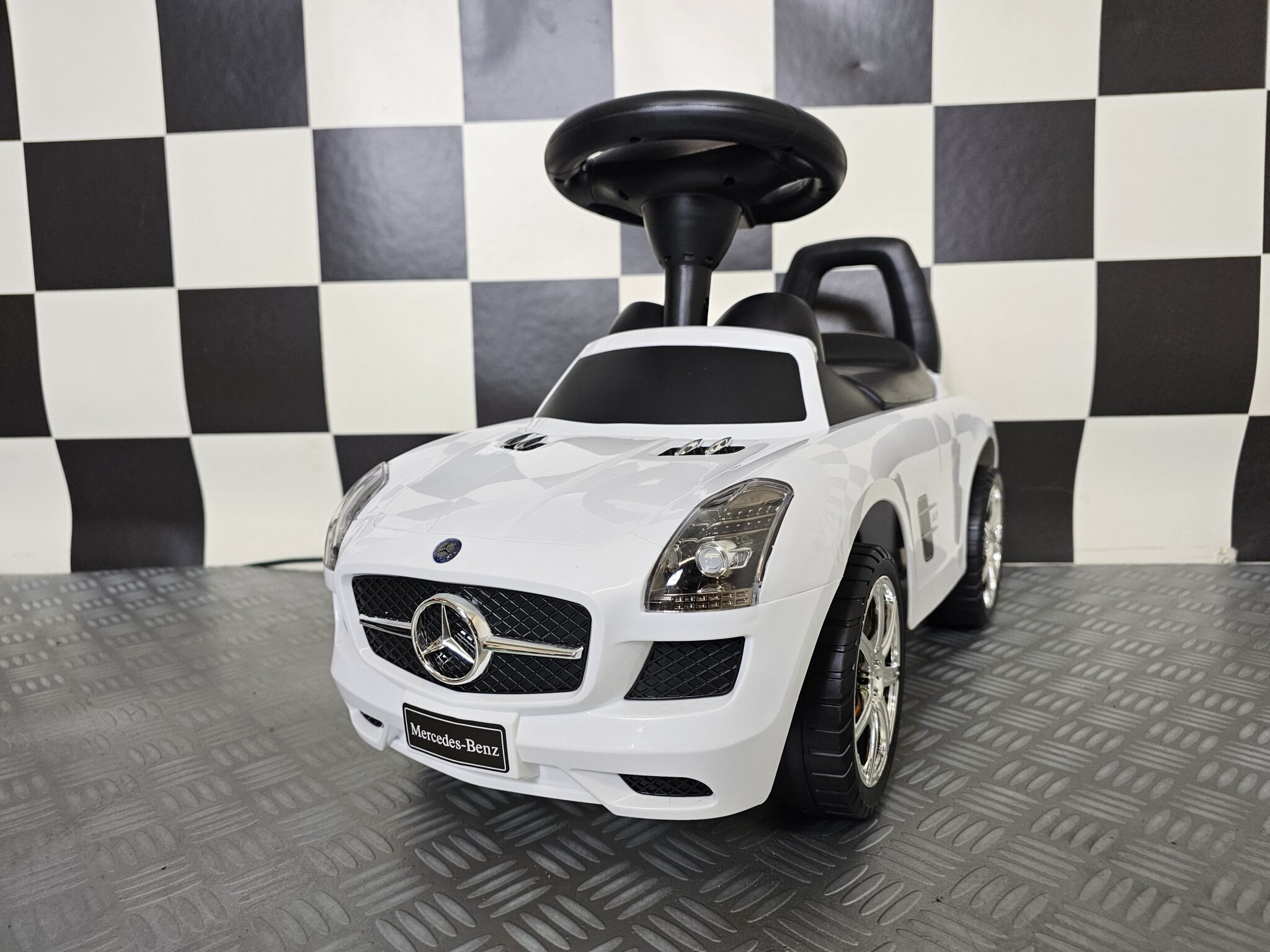 Mercedes SLS walking car