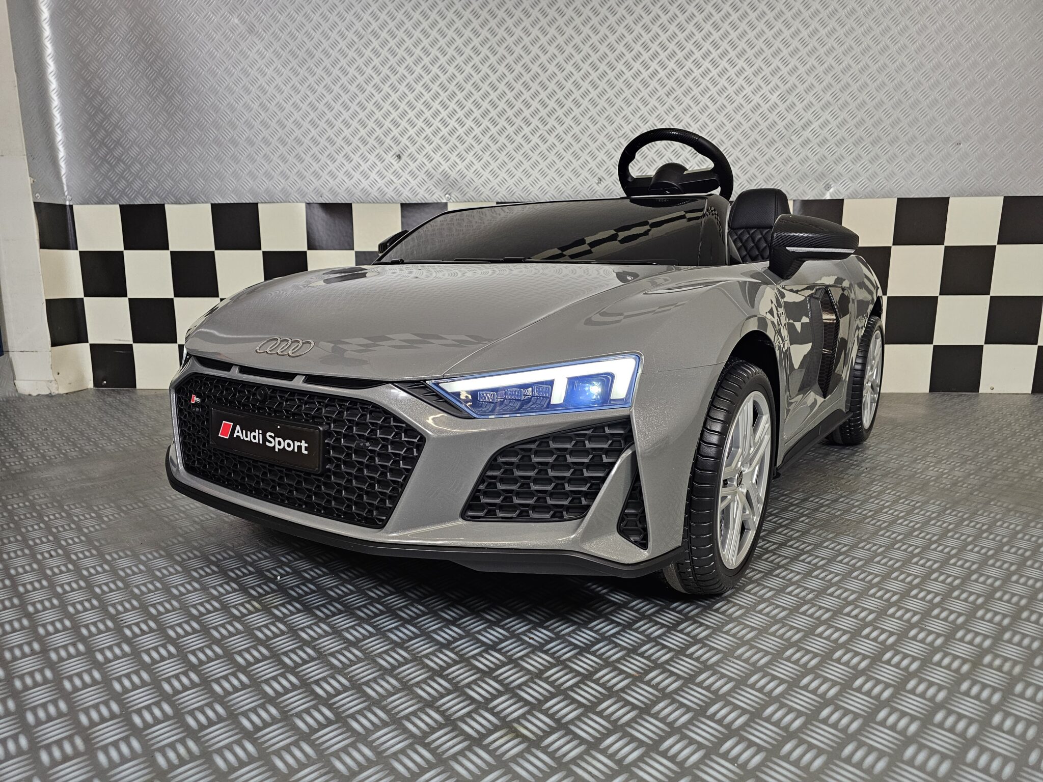 Children’s car Audi R8 XXL 2 persons 24 volts