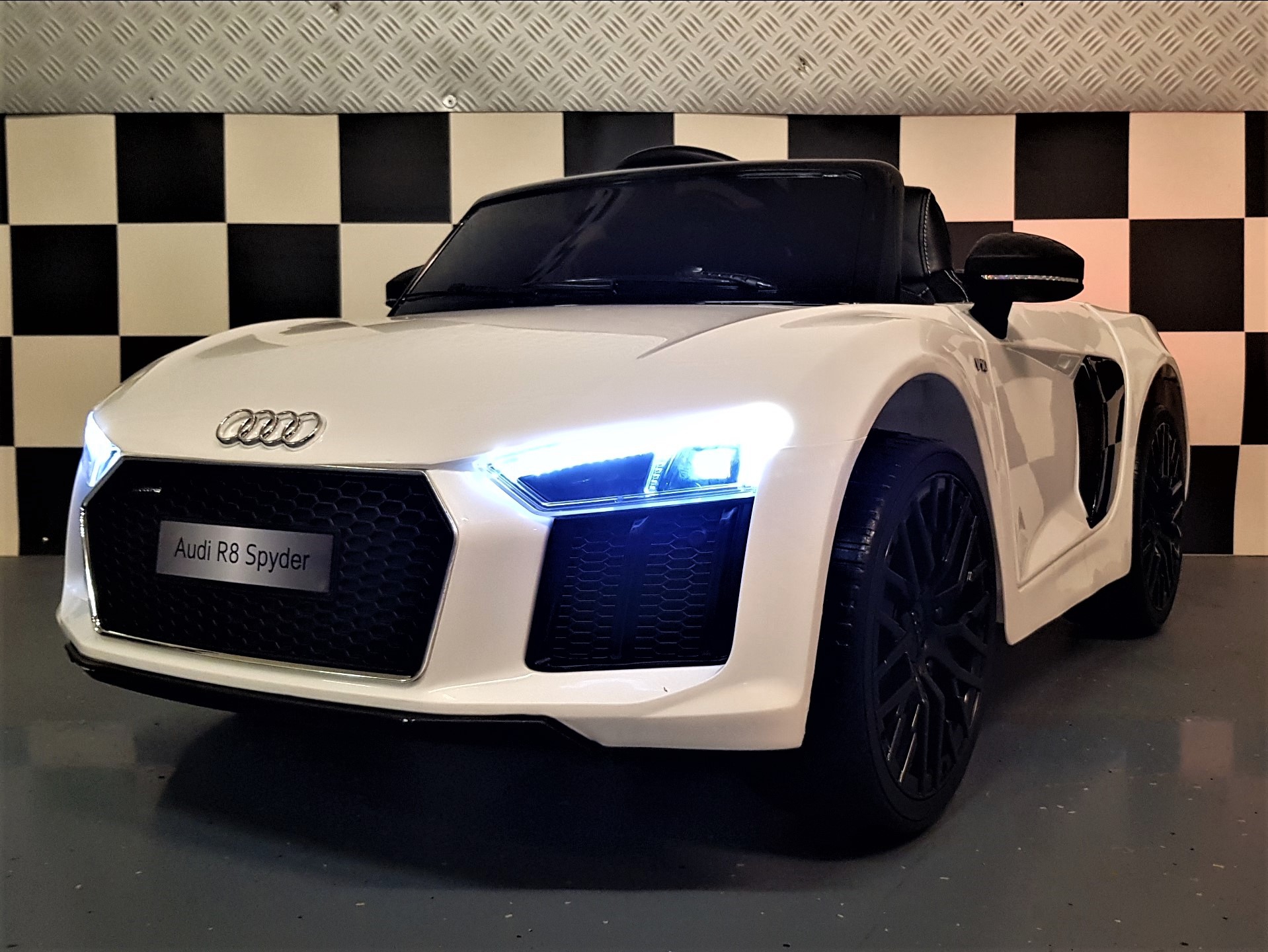 Audi R8 Spyder Electric Kids Car 12V 2.4G RC White